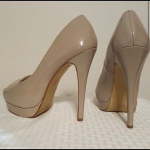 High heel pumps